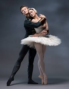 NEWS: The Royal Ballet’s New Production of Swan Lake to Premiere at ...