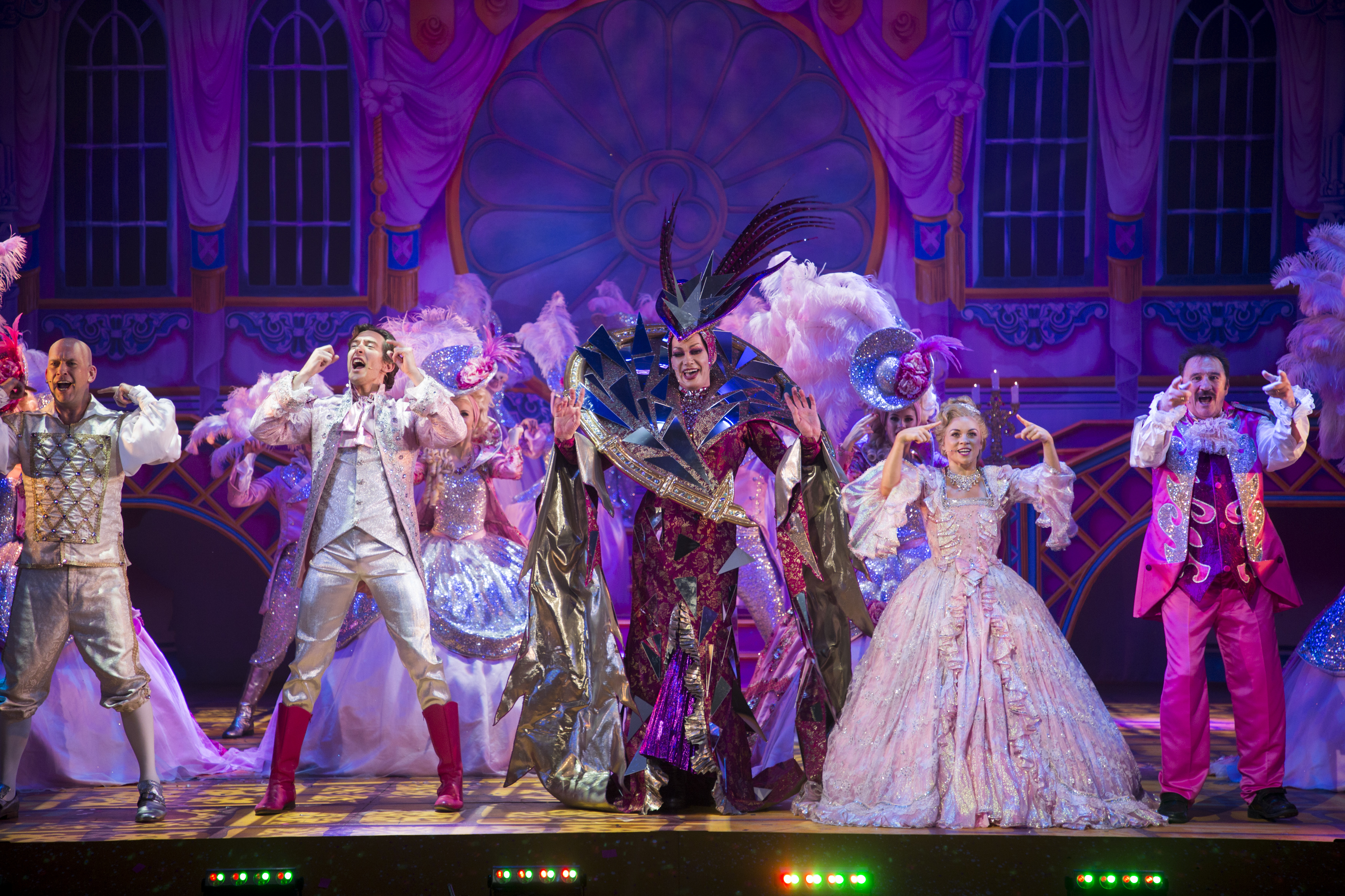 REVIEW: Cinderella, New Victoria Theatre – Love London Love Culture